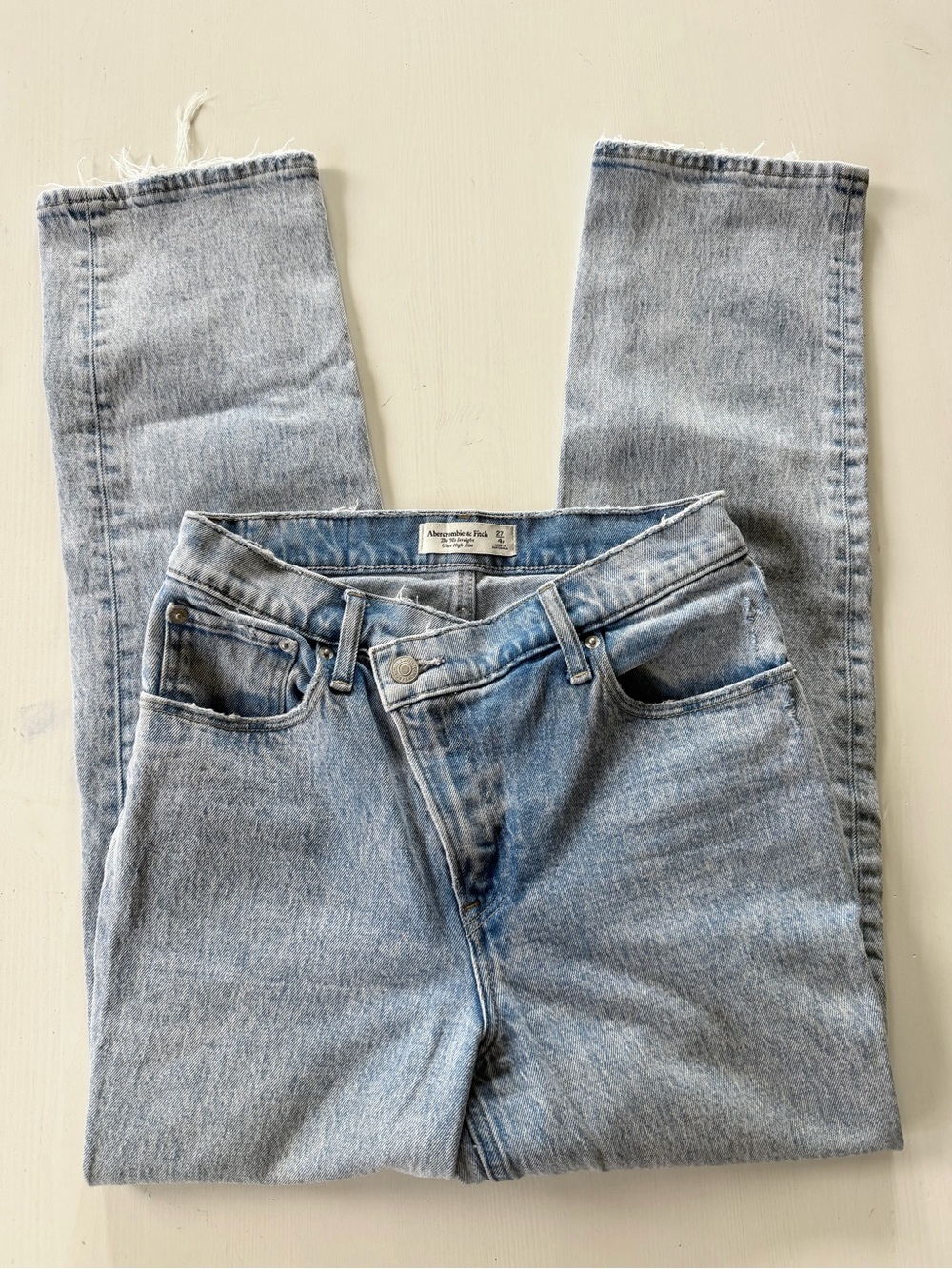 Abercrombie & Fitch 90’s Straight Ultra High Rise Jeans